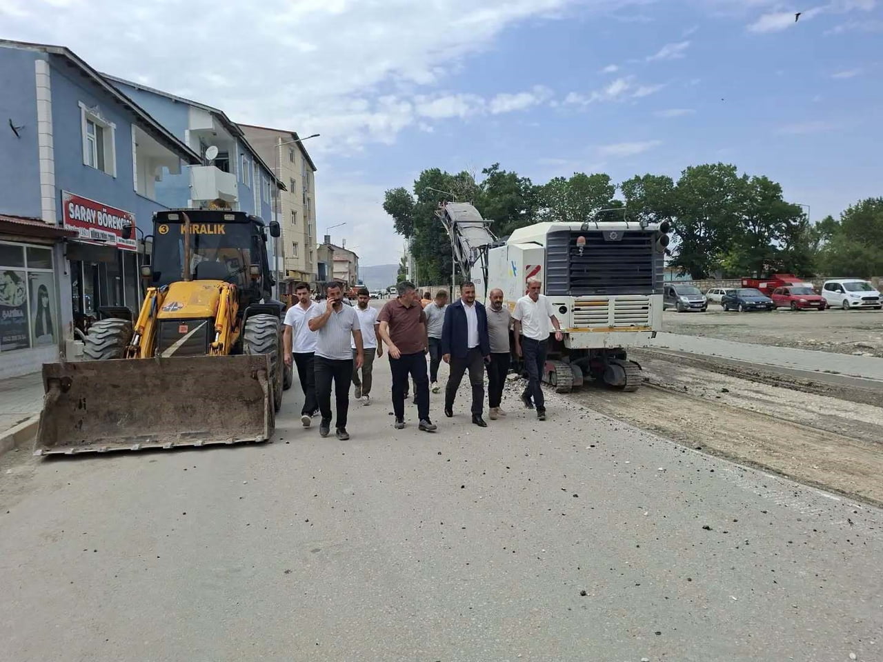 DİYADİN'DE ASFALT ÇALIŞMASI BAŞLADI