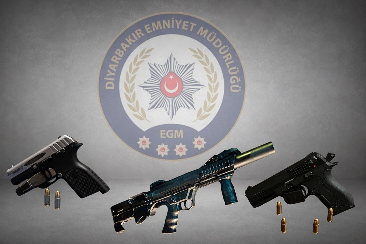 DİYARBAKIR'DA YUNUS TİMLERİNİN YAPTIĞI SAHA ÇALIŞMASINDA RUHSATSIZ SİLAH VE FİŞEK ELE...