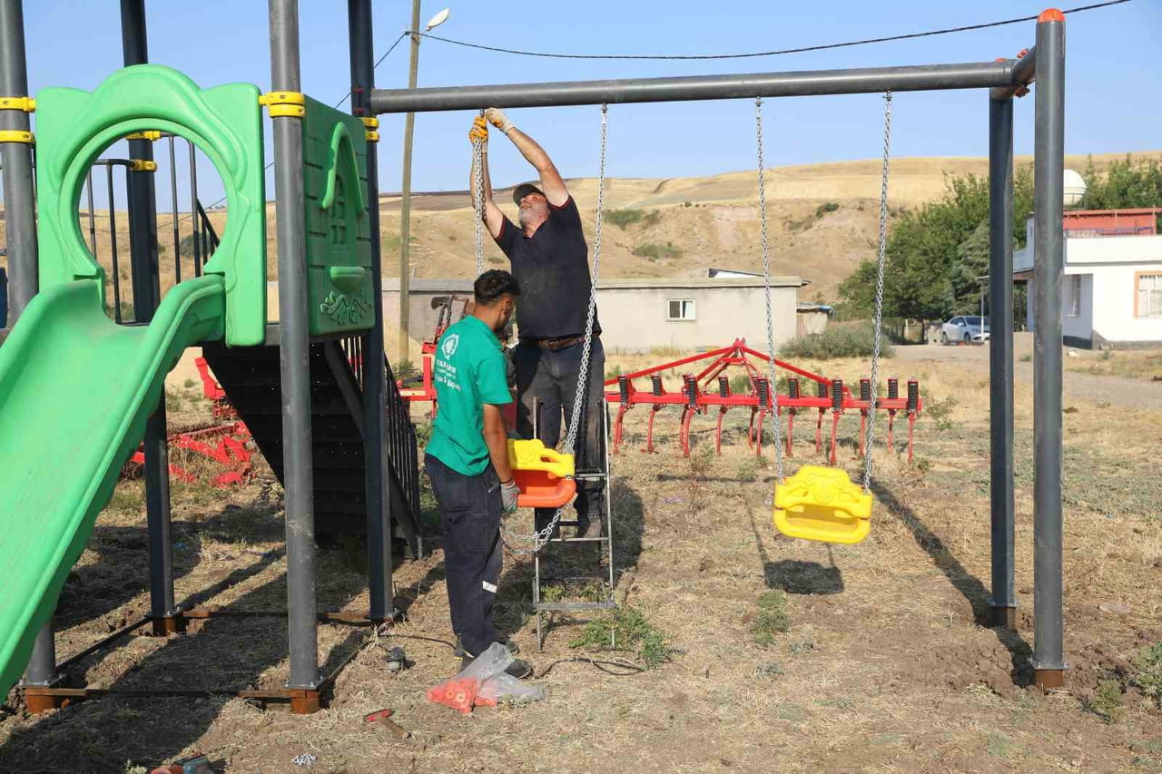 DİYARBAKIR BÜYÜKŞEHİR BELEDİYESİ, ÇOCUKLARIN GÜVENLİ VE KEYİFLİ ALANLARDA VAKİT GEÇİRMELERİNİ...