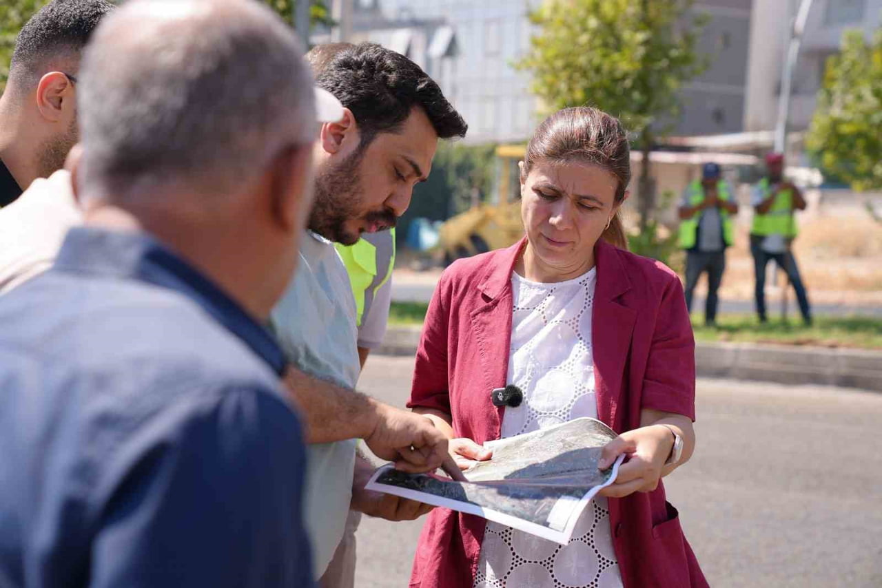 DİYARBAKIR BÜYÜKŞEHİR BELEDİYESİ EŞBAŞKANI SERRA BUCAK, KAYAPINAR İLÇESİNDE 6 CADDEYİ KAPSAYAN...