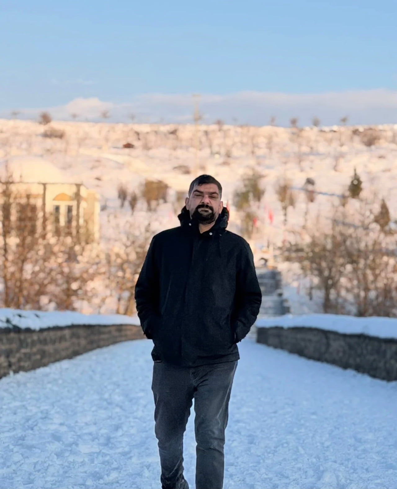 DİYARBAKIR’DA 35 YAŞINDAKİ VATANDAŞ, EVİNDE GEÇİRDİĞİ KALP KRİZİ SONUCU HAYATINI KAYBETTİ. ŞAHSIN...