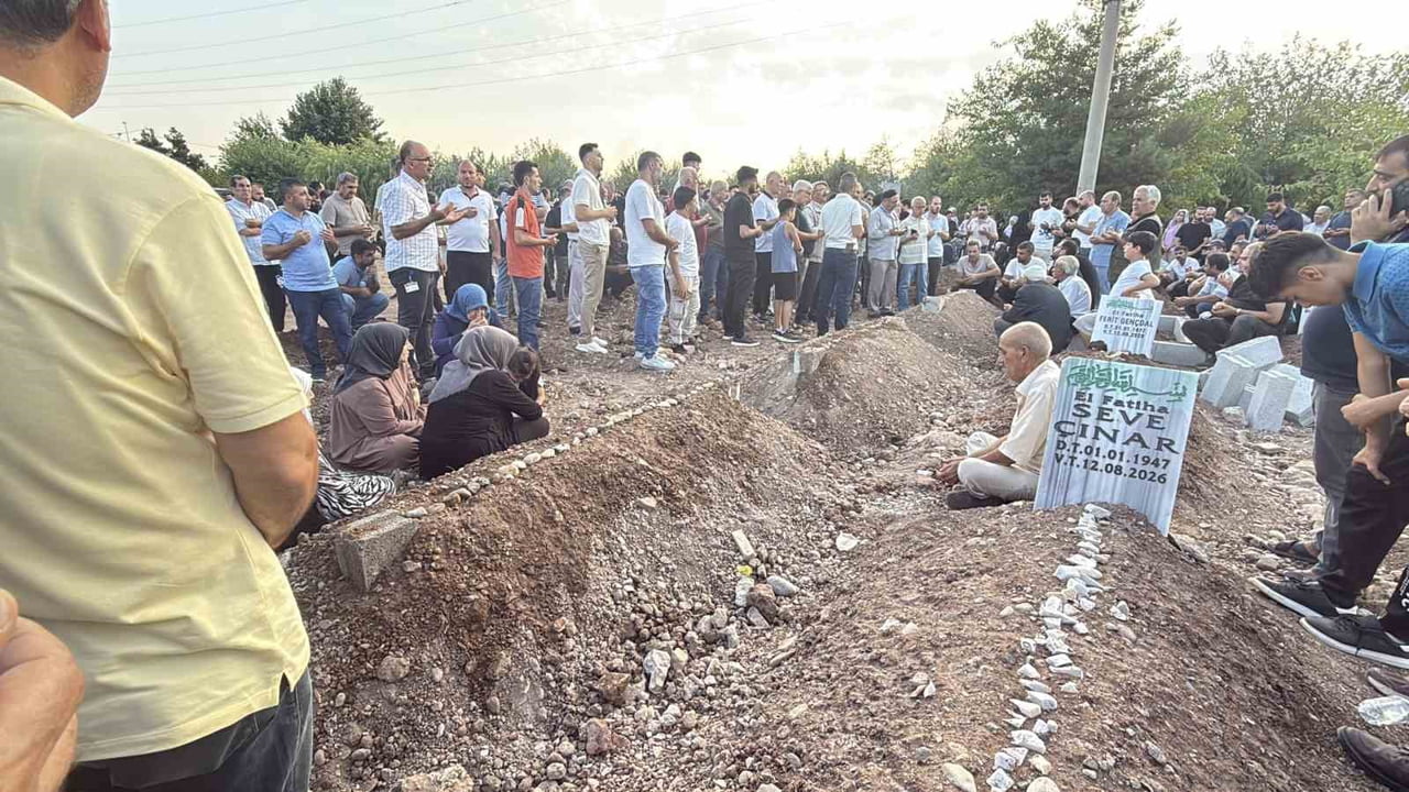 DİYARBAKIR’IN LİCE İLÇESİNDE MEYDANA GELEN TRAFİK KAZASINDA HAYATINI KAYBEDEN 5 KARDEŞ VE 2...