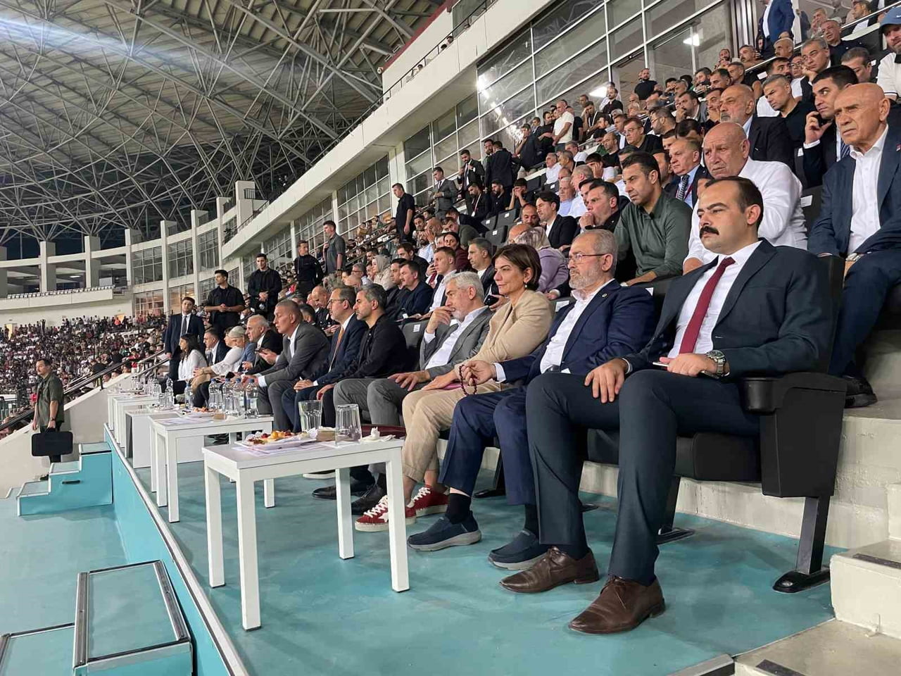 DİYARBAKIR VALİ YARDIMCISI YUSUF MELİKŞAH AYDIN (SAĞDAKİ)