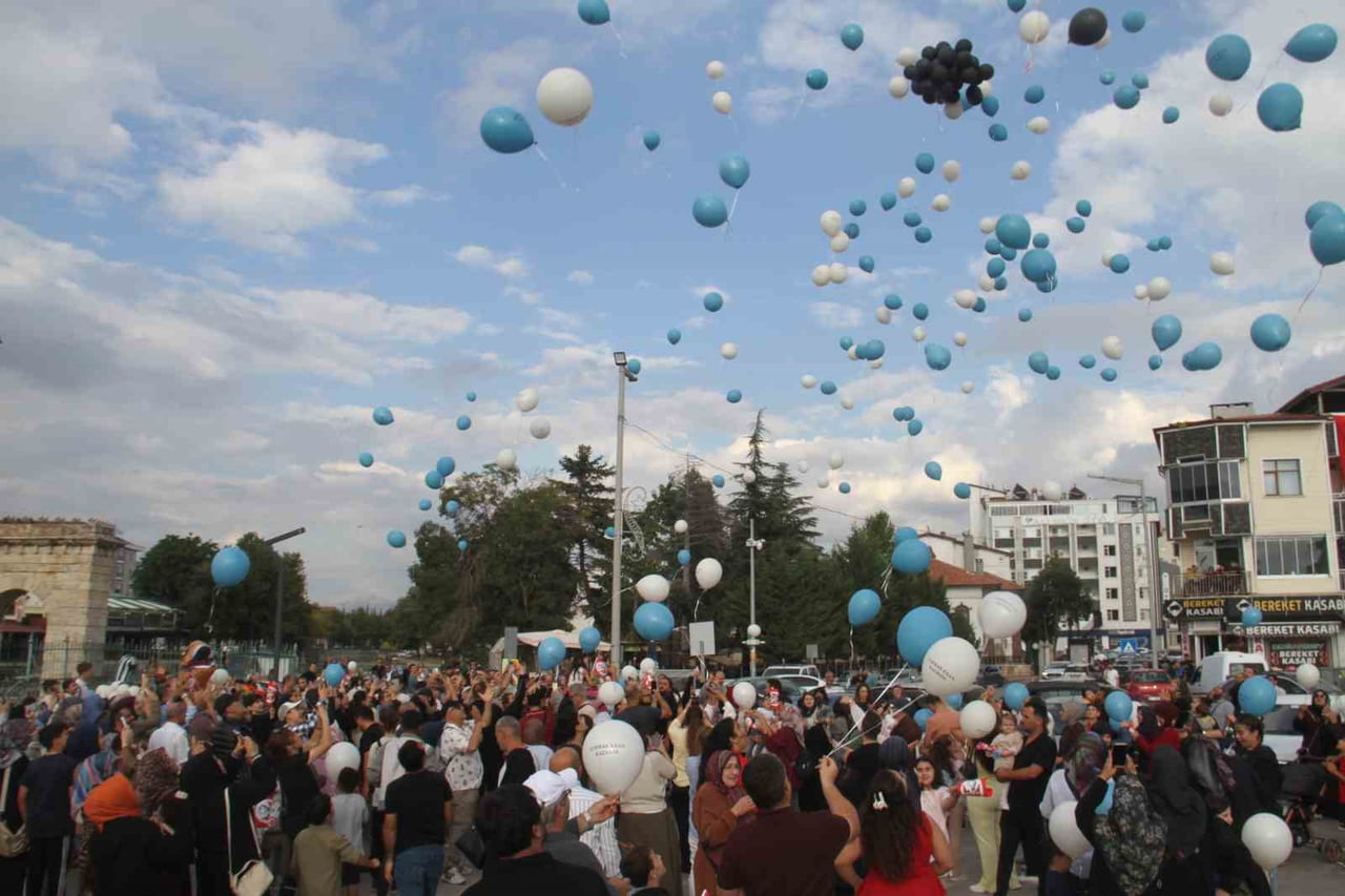 DMD HASTASI 10 YAŞINDAKİ TOPRAK KAAN SELVİ İÇİN 22 AYDIR YÜRÜTÜLEN YARDIM KAMPANYASININ YÜZDE...