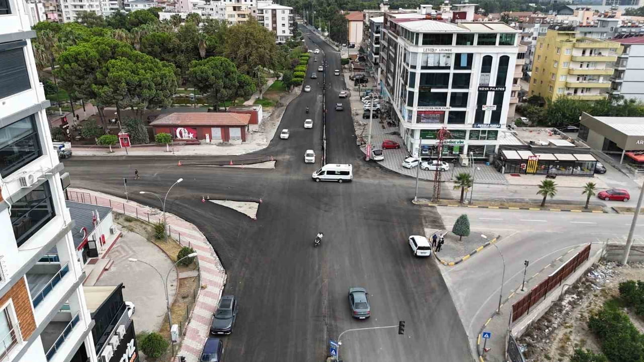 DÖRTYOL NUMUNE EVLER MAHALLESİ’NDE 5 ANA CADDEDE SÜRDÜRÜLEN ÇALIŞMALAR KAPSAMINDA YAKLAŞIK 5...