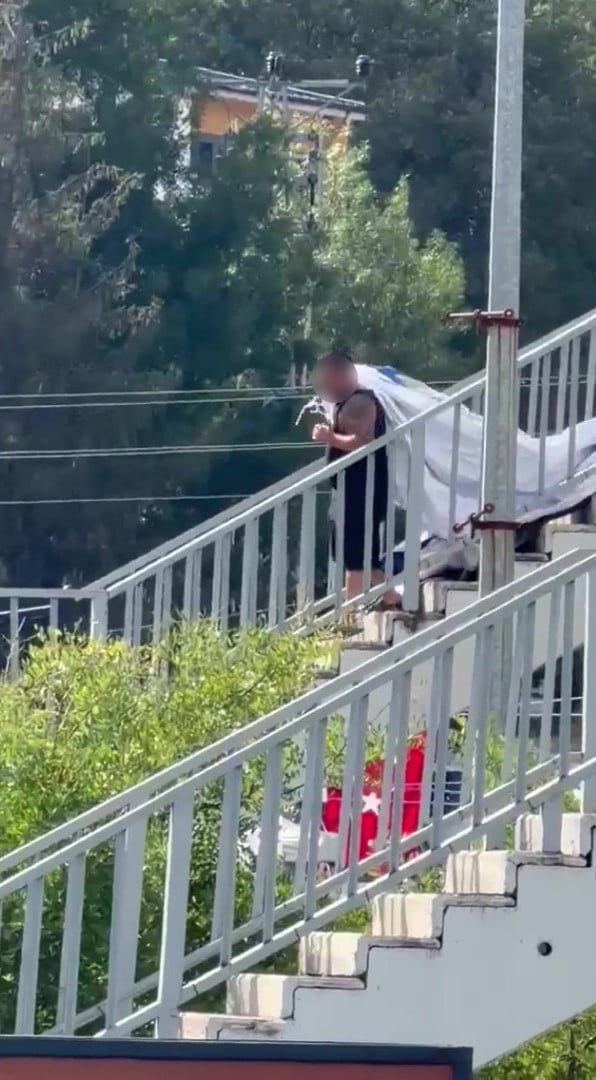DURUMU FARK EDEN VATANDAŞLAR O ANLARI AMATÖR KAMERAYA KAYDETTİ.