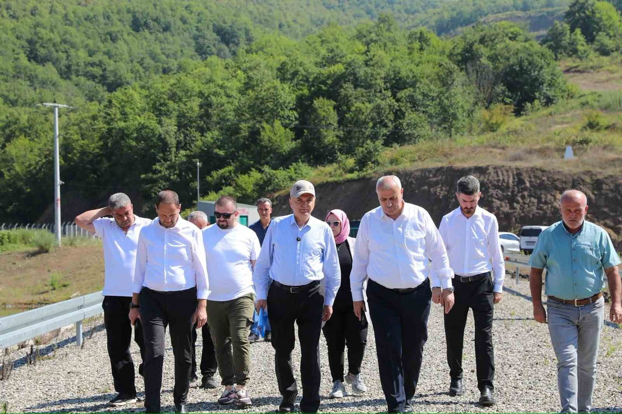 DÜZCE BELEDİYE BAŞKANI DR. FARUK ÖZLÜ, ÇİLİMLİ BELEDİYE BAŞKANI YILMAZ YILDIZ İLE BİR ARAYA...