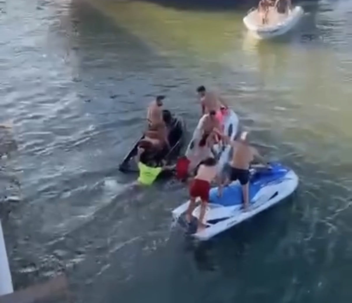 DÜZCE’NİN AKÇAKOCA İLÇESİNDE MELEN DERESİ İLE KARADENİZİN BİRLEŞTİĞİ NOKTADA JETSKİ KAZASI MEYDANA...