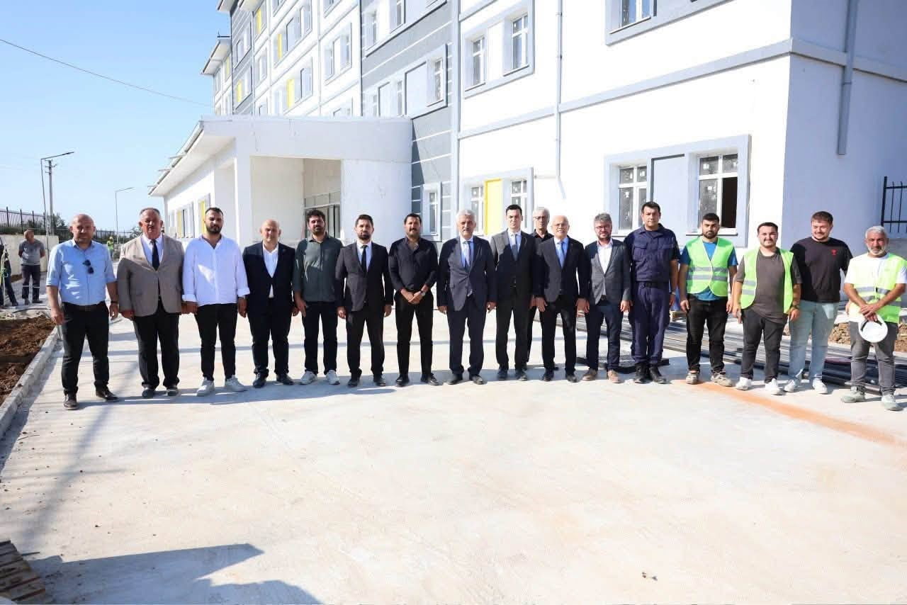 DÜZCE VALİSİ MEHMET MAKAS, AKÇAKOCA’DA YAPIMI SÜREN 300 KİŞİLİK ÖĞRENCİ YURDU İNŞAATINI...