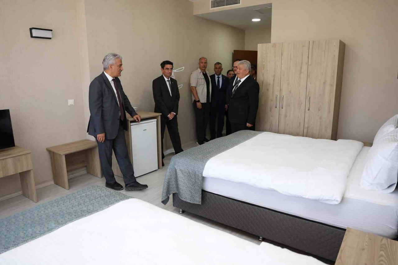 DÜZCE VALİSİ MEHMET MAKAS, KARAYOLLARI 4. BÖLGE MÜDÜRLÜĞÜNE BAĞLI KAYNAŞLI OTOYOL BAKIM İŞLETME...
