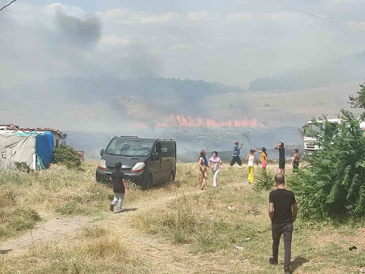 EDİRNE'NİN KEŞAN İLÇESİNDE OTLUK ALANDA YANGIN ÇIKTI