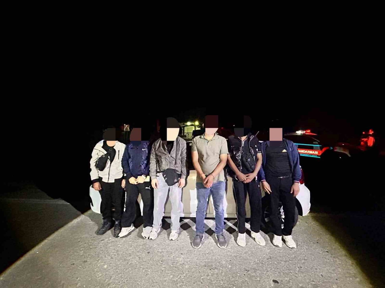 EDİRNE'NİN UZUNKÖPRÜ İLÇESİNDE JANDARMA EKİPLERİNCE GERÇEKLEŞTİRİLEN ÇALIŞMADA, BİR ARAÇ...