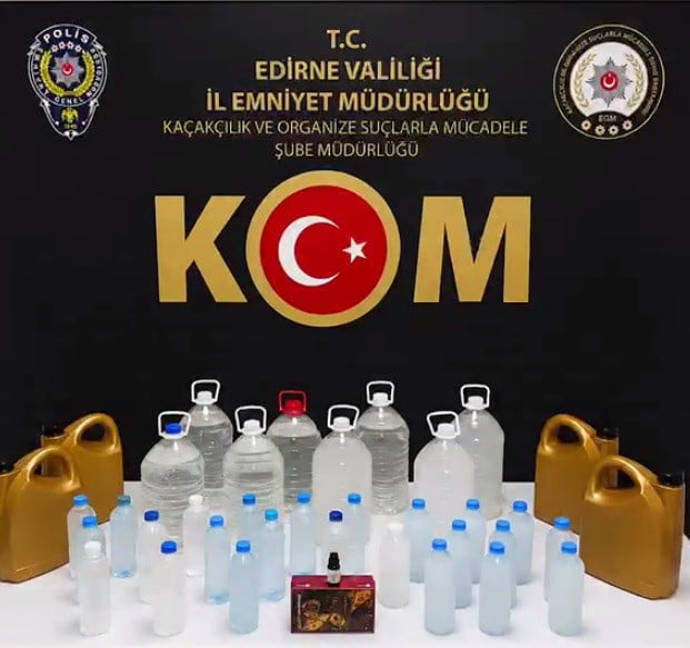 EDİRNE’DE POLİS EKİPLERİNCE KAÇAK VE SAHTE ALKOLLÜ İÇKİ TİCARETİNİN ÖNLENMESİNE YÖNELİK DÜZENLENEN...