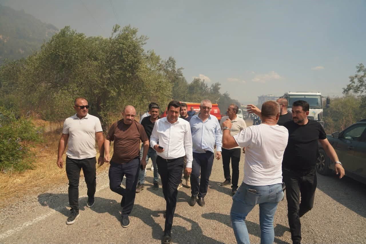 EDREMİT BELEDİYE BAŞKANI MEHMET ERTAŞ, KADIKÖY MAHALLESİ ŞIPŞIP DEDE MEVKİİNDE ÇIKAN YANGININ...