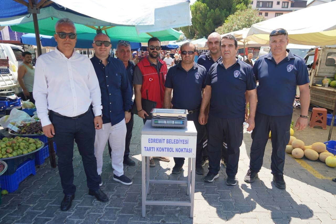 EDREMİT BELEDİYESİ PAZARYERLERİ KURULUM VE DENETİM KOMİSYONU İLE ZABITA EKİPLERİ, ALTINOLUK SALI...