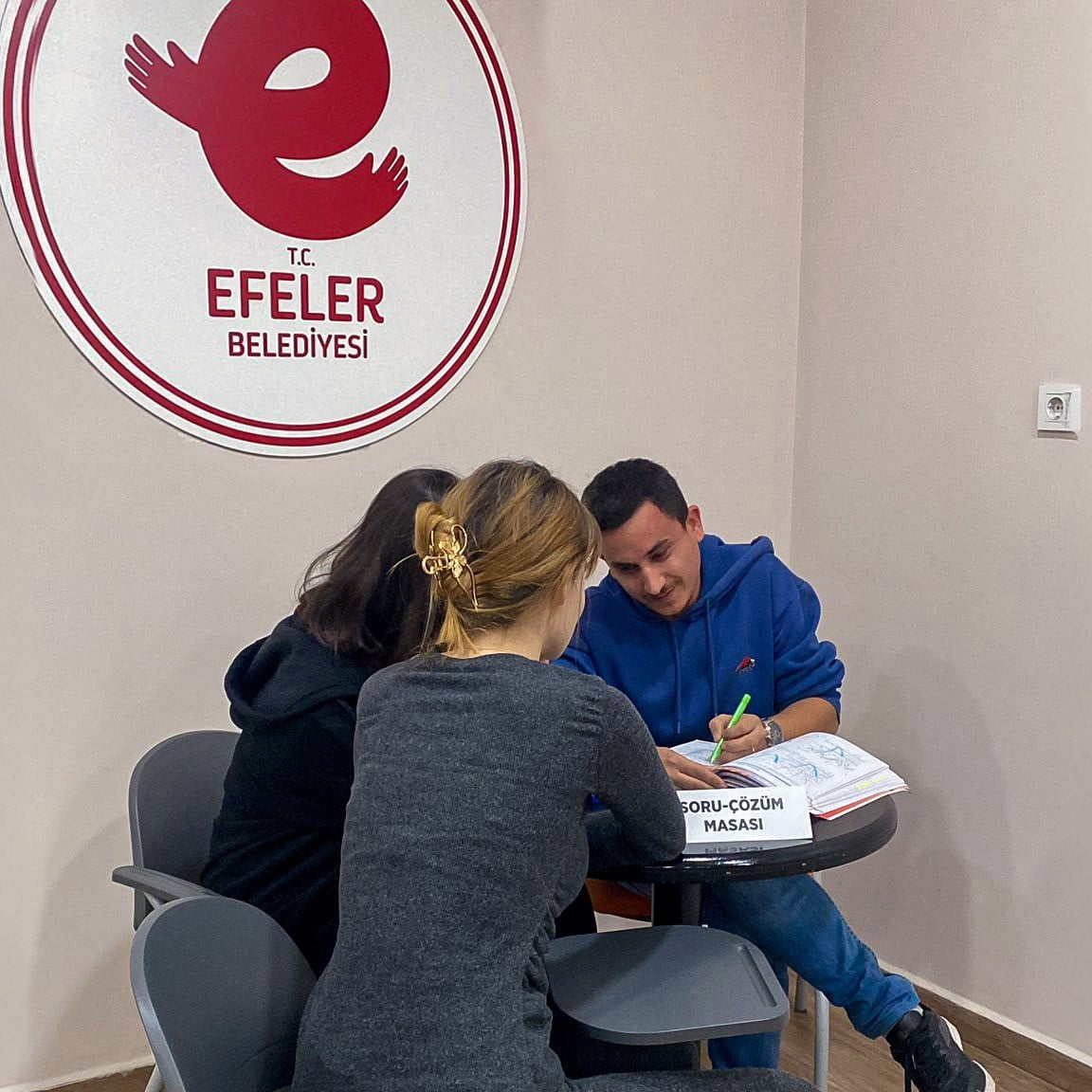 EFELER BELEDİYESİ, LGS VE YKS’YE HAZIRLANAN 8. VE 12. SINIF ÖĞRENCİLERİ İÇİN ÜCRETSİZ HAZIRLIK...
