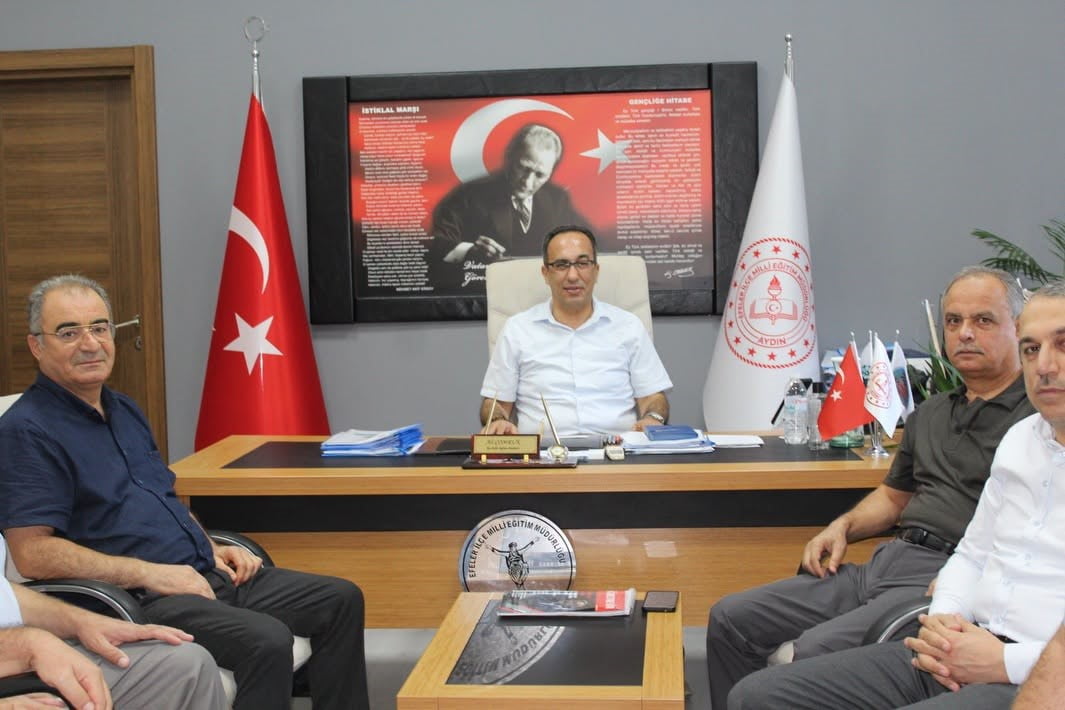 EFELER’DE YENİ EĞİTİM YILINDA YAPILACAKLAR GÖRÜŞÜLDÜ