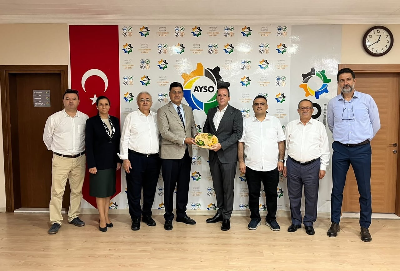 EGE KURU MEYVE VE MAMULLERİ İHRACATÇILARI BİRLİĞİ YÖNETİM KURULU BAŞKANI YUSUF GABAY, AYSO YÖNETİM...