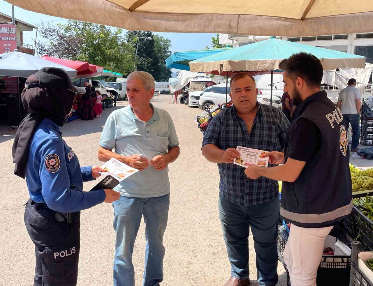 EKİPLERİN ÜRETİCİLERE VE VATANDAŞLARA BİLGİLENDİRMESİ