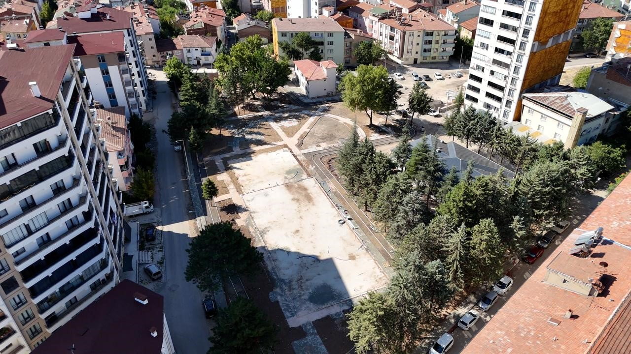 ELAZIĞ BELEDİYESİ TARAFINDAN KÜLTÜR MAHALLESİ’NDE VATANDAŞLARIN SOSYAL VE SPORTİF YAŞAMINA DEĞER...
