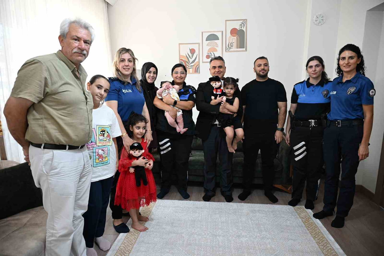 ELAZIĞ İL EMNİYET MÜDÜRÜ AYDIN KARAN, UYGULAMA NOKTASINDA KONTROL YAPARKEN ARACIN ÇARPTIĞI POLİS...