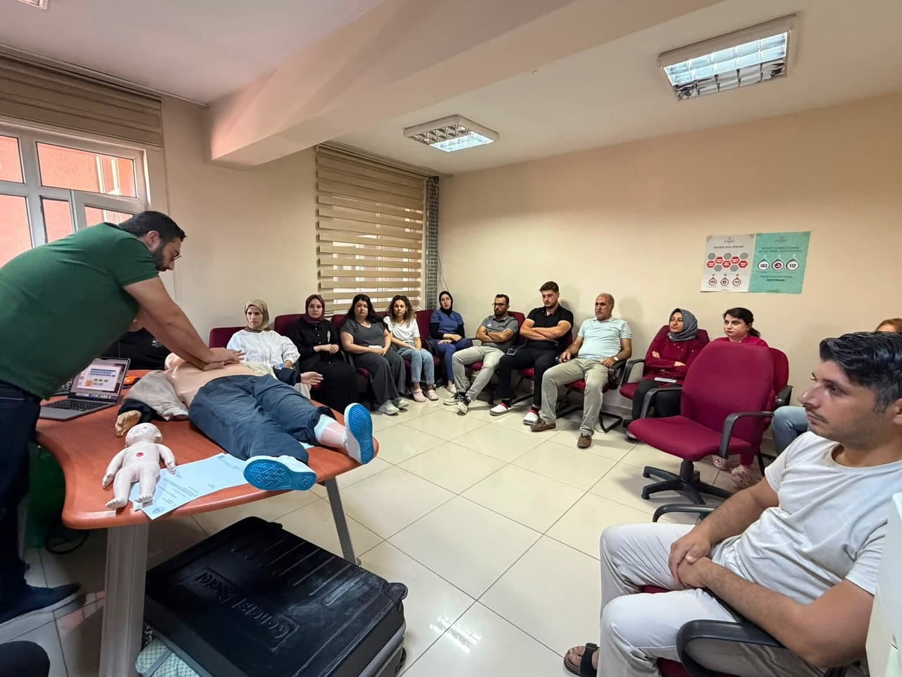 ELAZIĞ’IN PALU İLÇESİNDE GÖREV YAPAN HASTANE PERSONELLERİNE, KARDİYOPULMONER RESÜSİTASYON EĞİTİMİ...