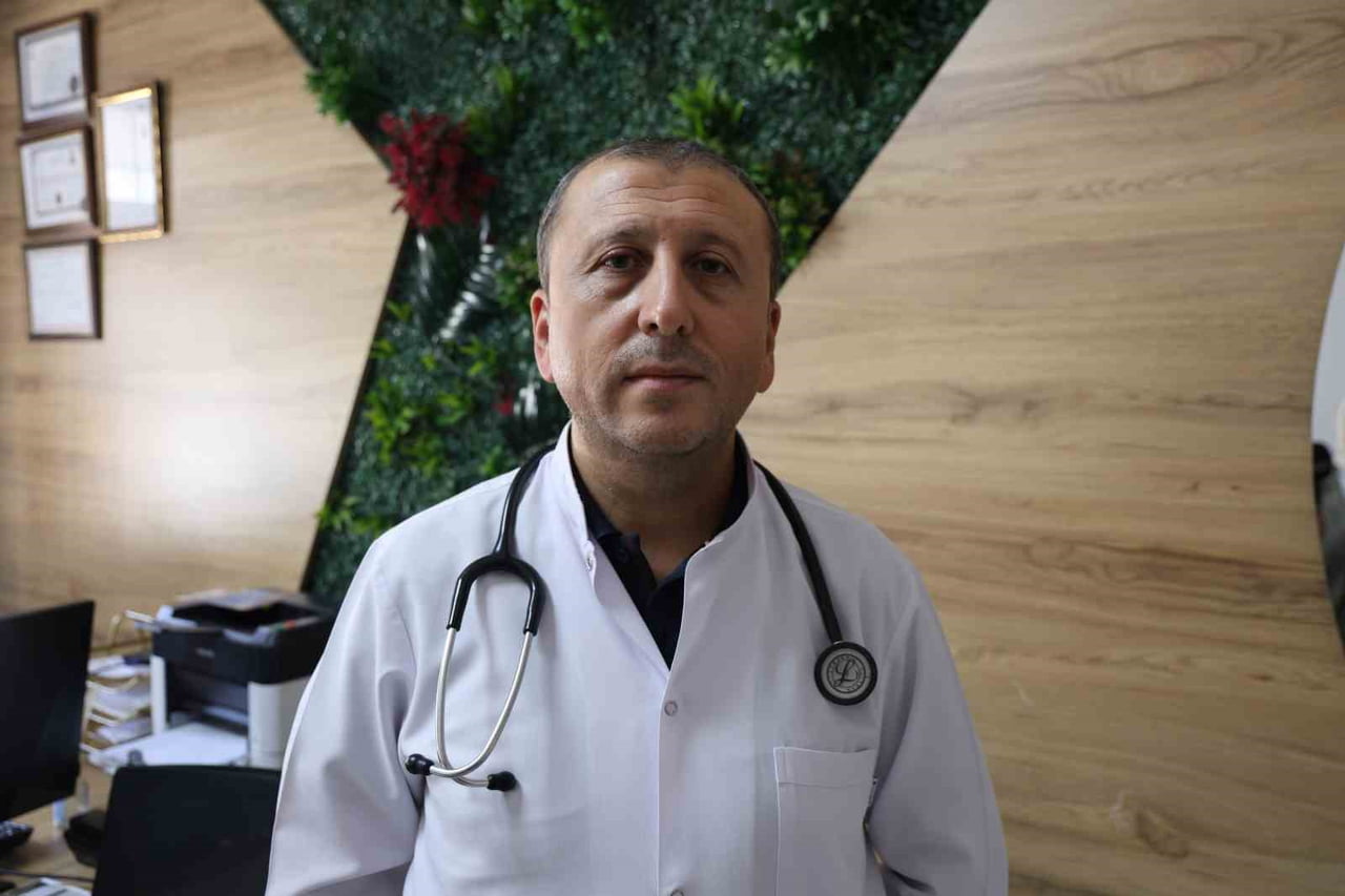 ELAZIĞ MEDİLİNES HASTANESİ GÖĞÜS HASTALIKLARI UZMANI DOÇ. DR. ERSİN ŞÜKRÜ ERDEN