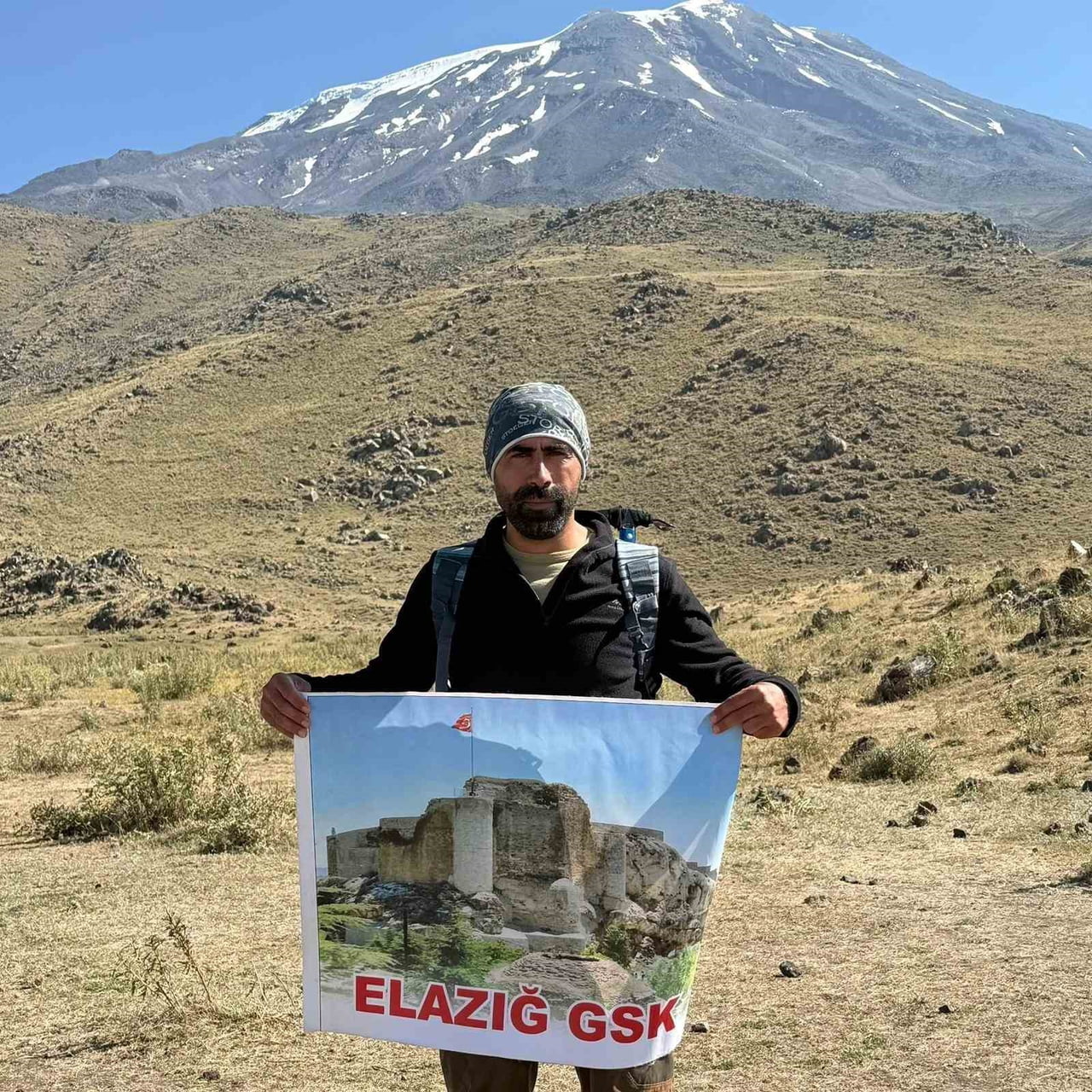 ELAZIĞLI SPORCUDAN AĞRI DAĞINA TIRMANIŞ