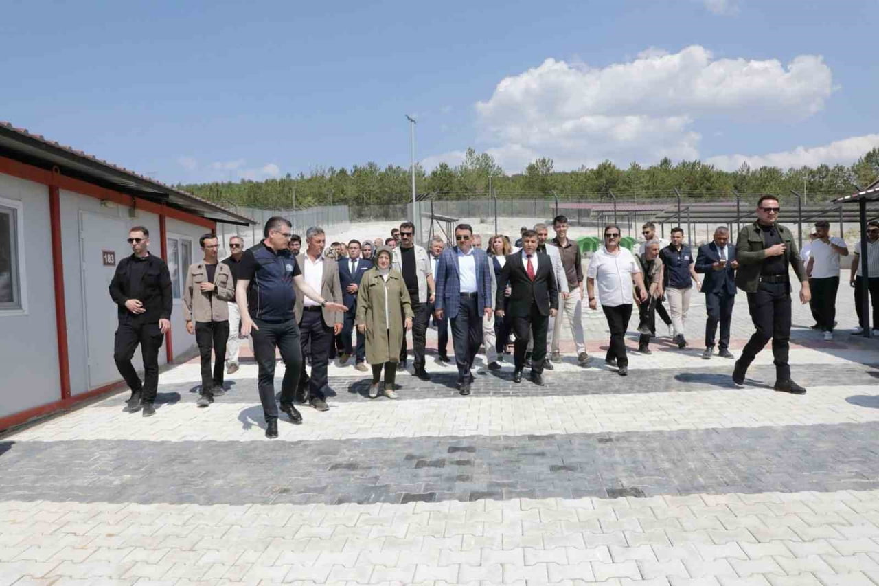 EMET SAHİPSİZ HAYVAN BAKIMEVİ HİZMETE AÇILDI