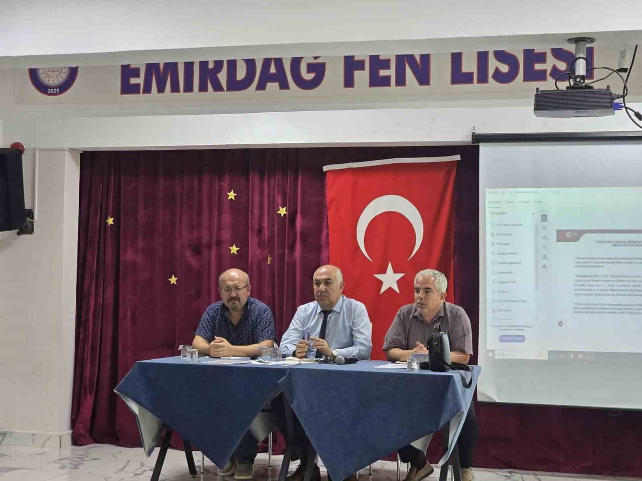 EMİRDAĞ’DA OKUL VE KURUM MÜDÜRLERİ TOPLANTISI YAPILDI. TOPLANTIYI DÜZENLEYEN: EMİRDAĞ İLÇE MİLLİ...