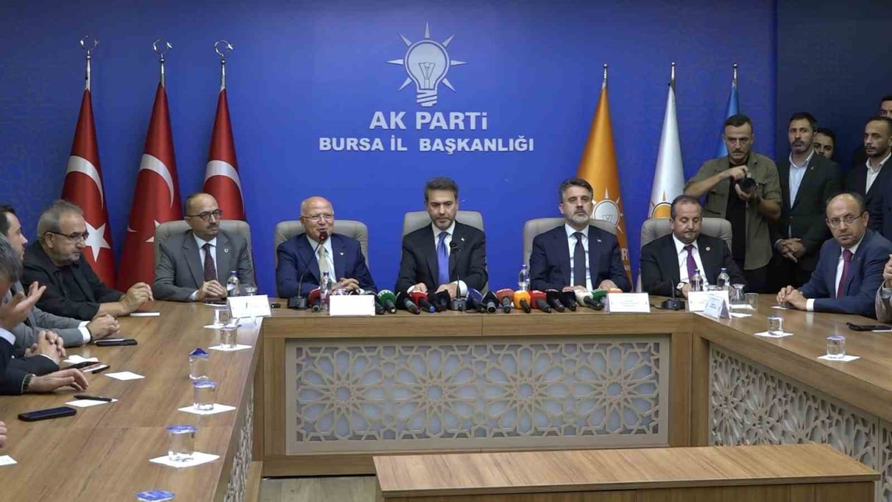 ENERJİ VE TABİİ KAYNAKLAR BAKANI ALPARSLAN BAYRAKTAR, AK PARTİ İL BAŞKANLIĞINDA BASIN...