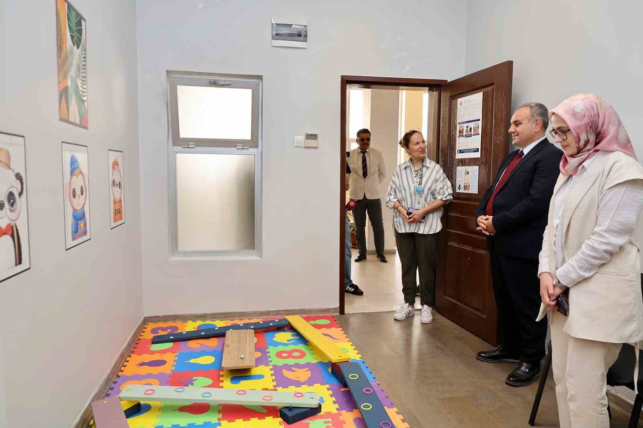 ERCİYES ÜNİVERSİTESİ (ERÜ) AKADEMİSYENLERİNİN BİLİMSEL BİRİKİMİ, YAPAY ZEKÂ TEKNOLOJİLERİYLE...