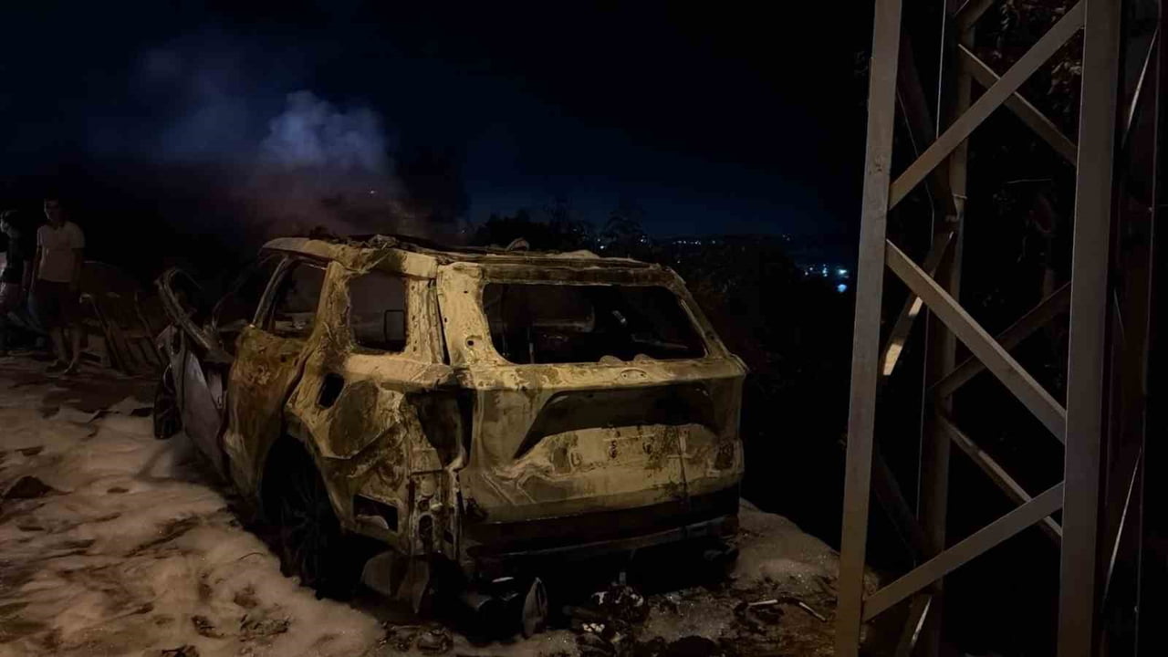 ERDEK’TE OTOMOBİL YANGINI PANİĞE NEDEN OLDU