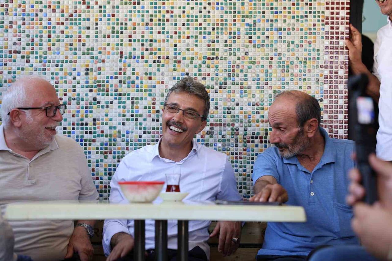 ERENLER BELEDİYE BAŞKANI ŞENOL DİNÇ, SAHADAKİ ÇALIŞMALARI YERİNDE İNCELEYEREK MAHALLE SAKİNLERİYLE...