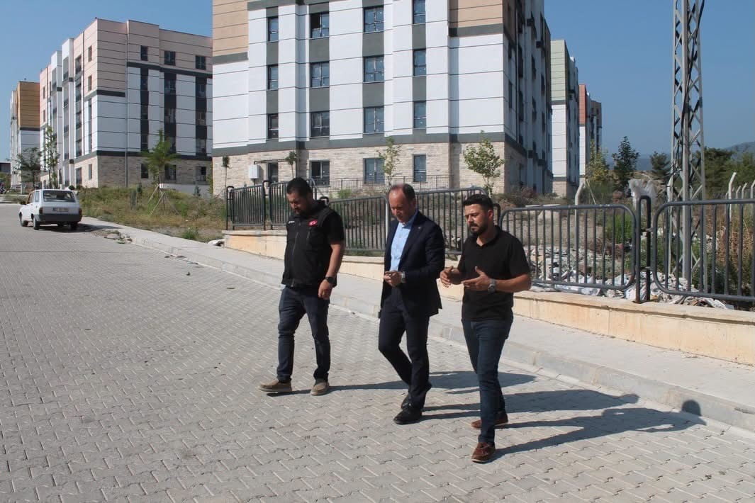 ERZİN KAYMAKAMI YUNUS EMRE AKPINAR, DEPREM SONRASI YAPIMI TAMAMLANAN KÖY EVLERİ VE TOKİ...