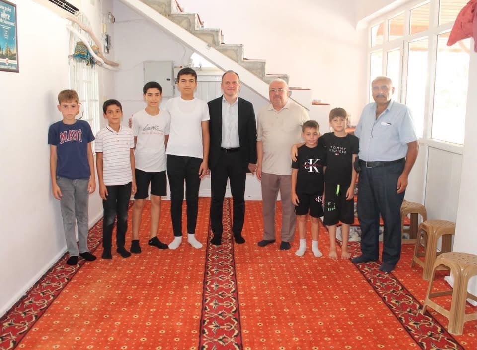 ERZİN KAYMAKAMI YUNUS EMRE AKPINAR, YEŞİLTEPE MAHALLESİ’NDE FAALİYET GÖSTEREN KIZ VE ERKEK KUR’AN...