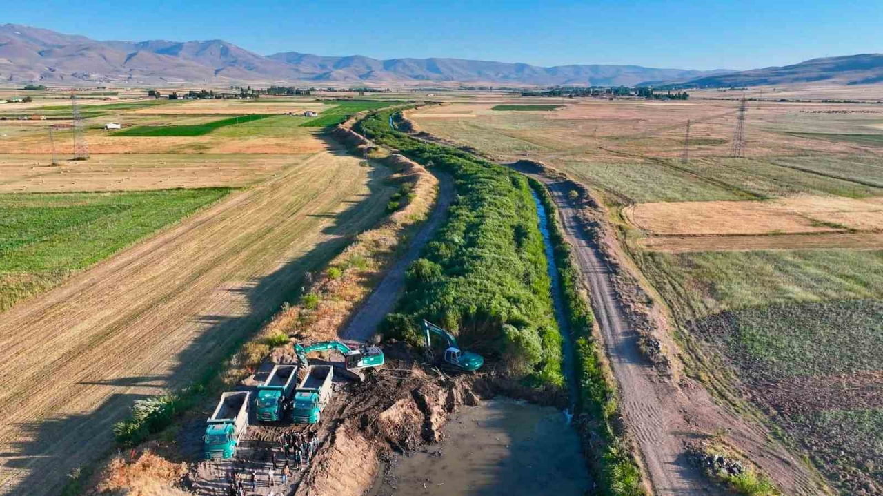 ERZİNCAN'DA 30 BİN HEKTARLIK ARAZİ TOPLULAŞTIRMA PROJESİ SÜRÜYOR