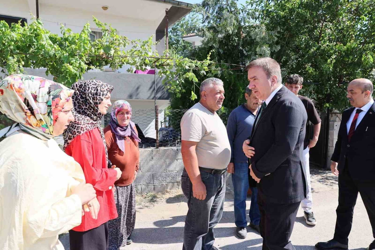 ERZİNCAN VALİSİ HAMZA AYDOĞDU, BERABERİNDEKİ BİRİM AMİRLERİYLE BİRLİKTE ŞEHİT PİYADE SÖZLEŞMELİ ER...