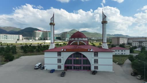 Erzurum'un divit kalem minareli camisi görenleri hayran bırakıyor