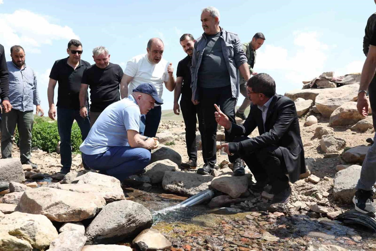 ERZURUM BÜYÜKŞEHİR BELEDİYE BAŞKANI MEHMET SEKMEN, YAKUTİYE İLÇESİNE BAĞLI AKDAĞ MAHALLESİ’Nİ...
