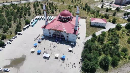 Erzurum’da yüzlerce öğrenci cami buluşmasında bir araya geldi