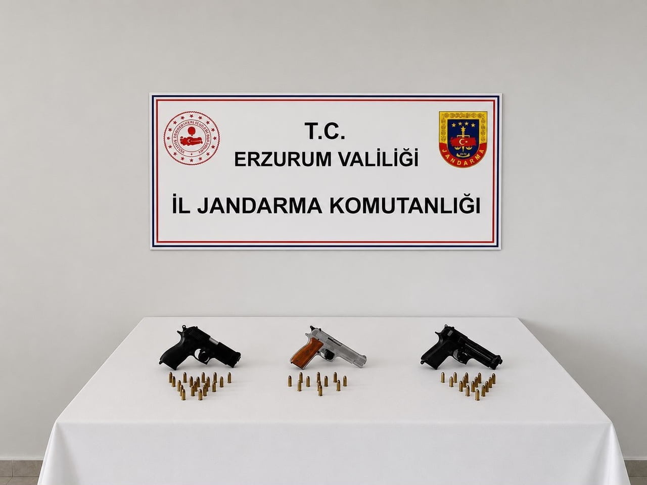 ERZURUM’UN HINIS İLÇESİNDE DÜĞÜN KONVOYUYLA TRAFİĞİ ENGELLEYEN VE HAVAYA ATEŞ AÇAN ŞAHISLARA...