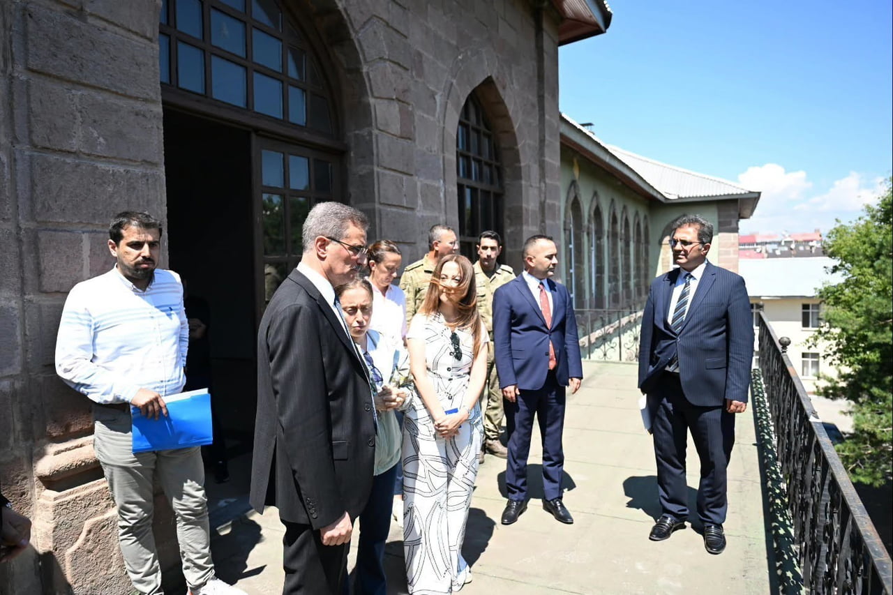 ERZURUM VALİSİ AYDIN BARUŞ, ERZURUM LİSESİNE DEVREDİLEN ESKİ MAREŞAL FEVZİ ÇAKMAK ASKERİ HASTANESİ...
