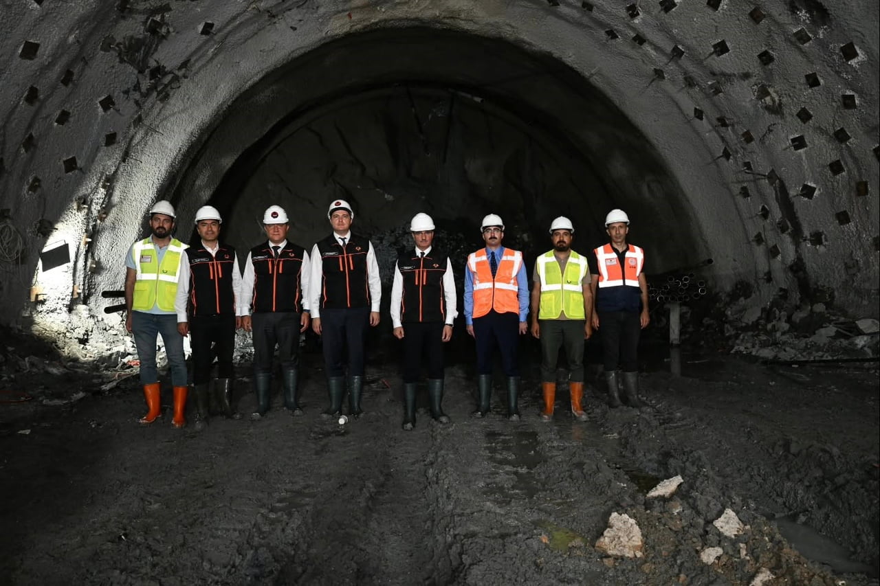 ERZURUM VALİSİ AYDIN BARUŞ, İNŞAASI DEVAM EDEN ÇİRİŞLİ TÜNELİ'NDE İNCELEMELERDE...