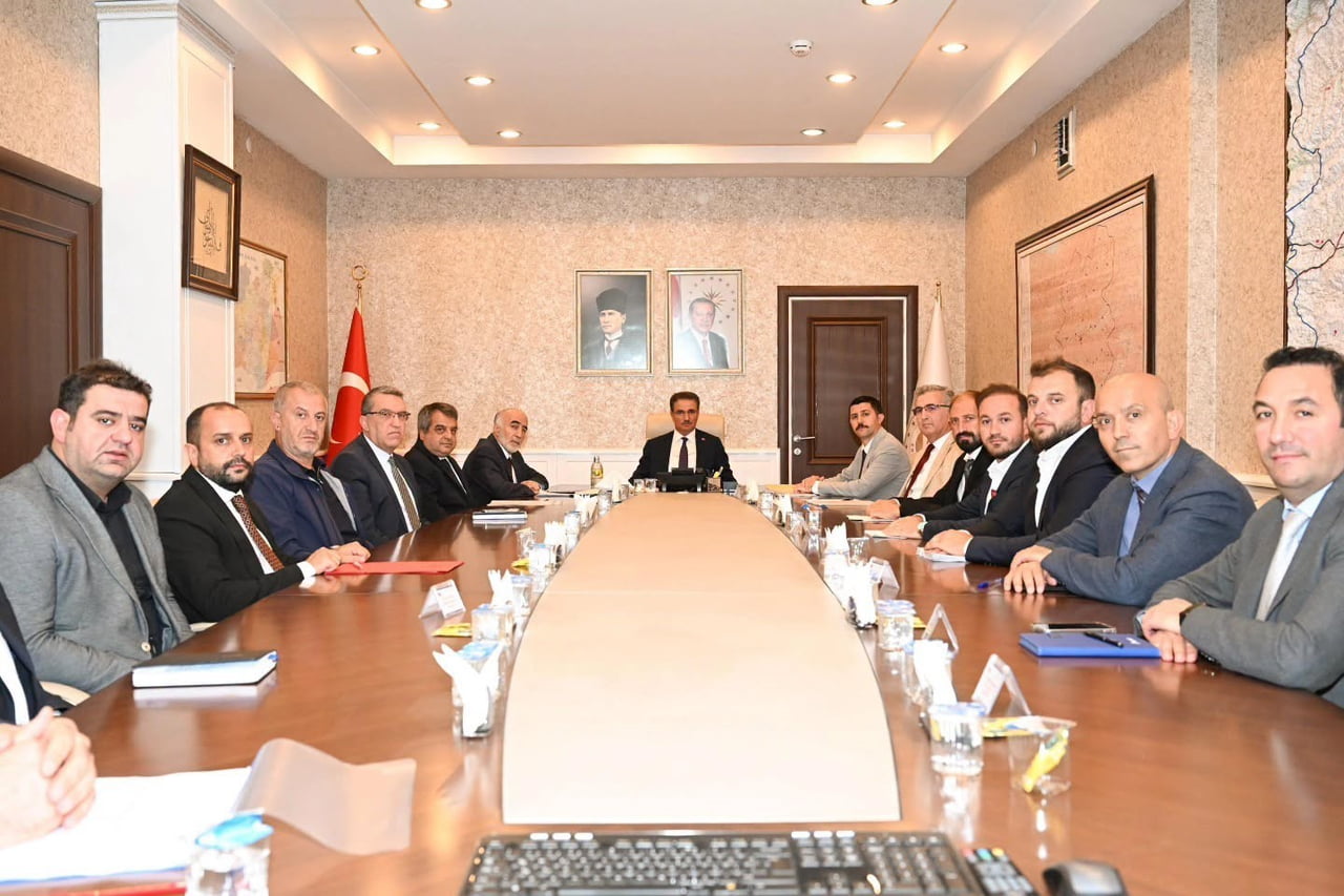 ERZURUM VALİSİ AYDIN BARUŞ’UN BAŞKANLIĞINDA, KENTTEKİ YAPI KULLANMA İZİN BELGELERİ VE ABONELİK...