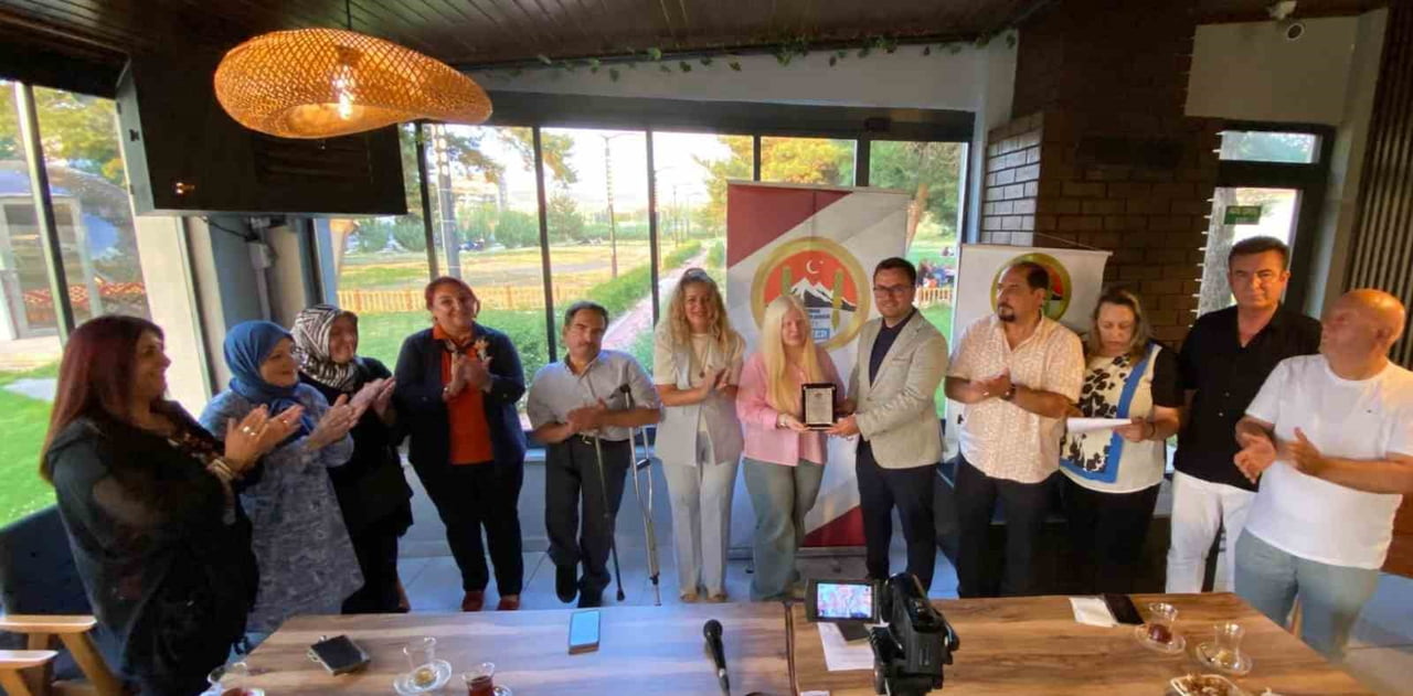 ERZURUM YENİ MEDYA DERNEĞİ (ERMED), "ENGELSİZ MEDYA, GÜÇLÜ GELECEK" PROJESİ KAPSAMINDA ATATÜRK...