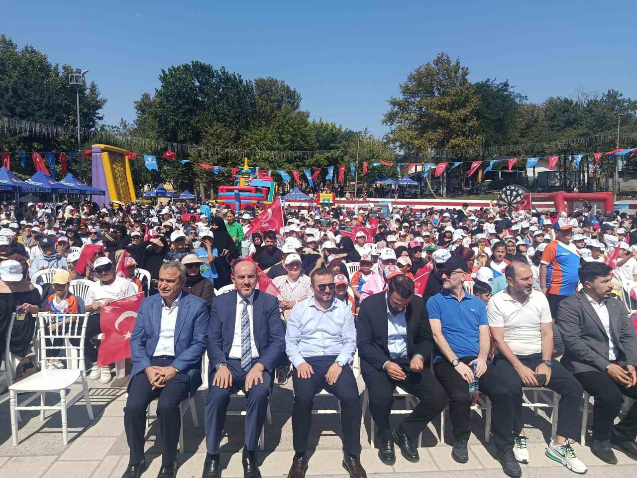 ESENLER BELEDİYESİ KOORDİNASYONUNDA DÜZENLENEN ESENLER YAZ OKULLARI, 6 HAFTA SÜREN EĞİTİM...
