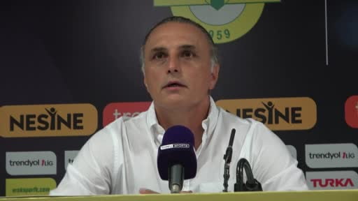 Esenler Erokspor Teknik Direktörü Mustafa Gürsel, 1-0 mağlup oldukları Iğdır FK maçında...