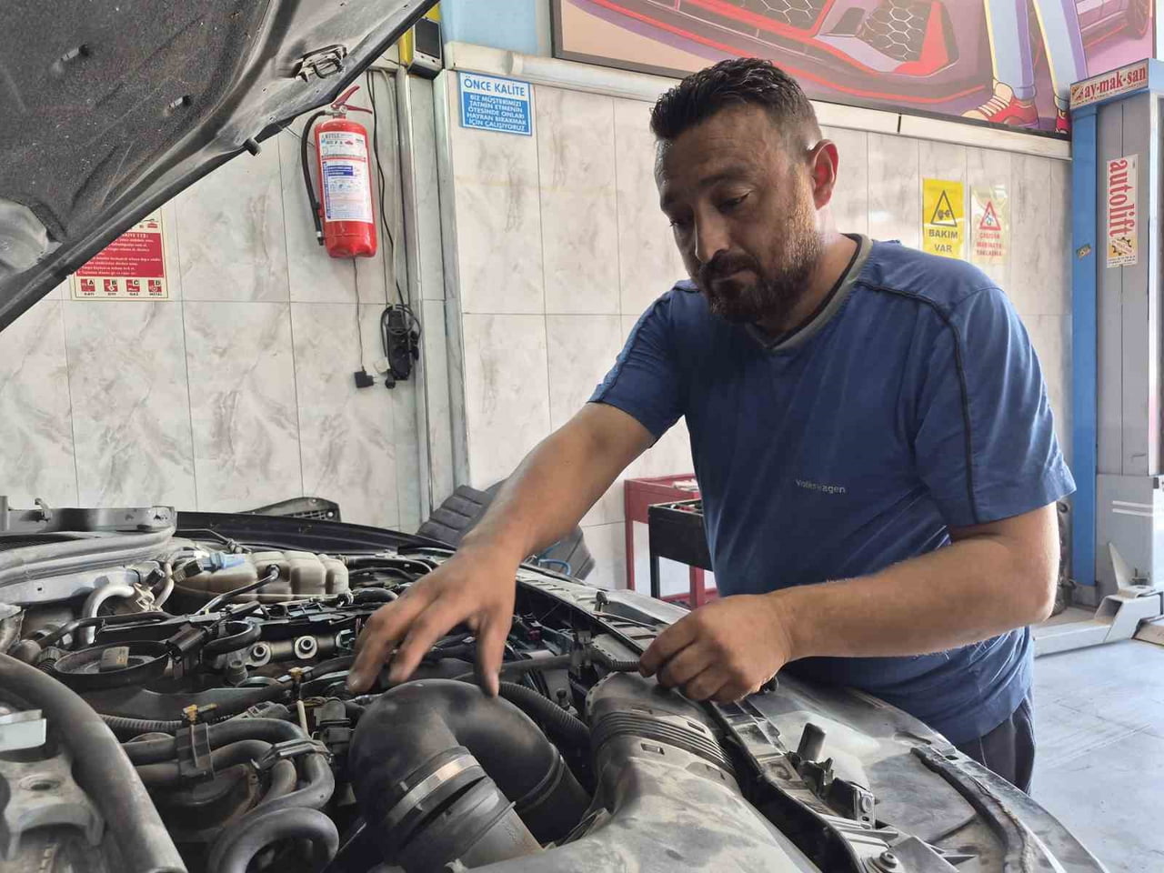 ESKİŞEHİR'DE ARAÇ TAMİRCİSİ OLAN OSMAN SAN, OTOMOTİV FİRMALARININ MANUEL ARAÇ ÜRETİMİNİ HER GEÇEN...