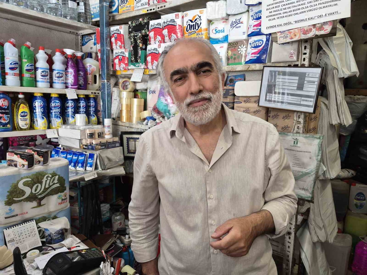 ESKİŞEHİR'DE ESNAFLIK YAPAN ALİ KARASOY, ÇOCUKLUĞUNDAN BERİ TİCARET İLE UĞRAŞTIĞINI VE EŞİNİN...